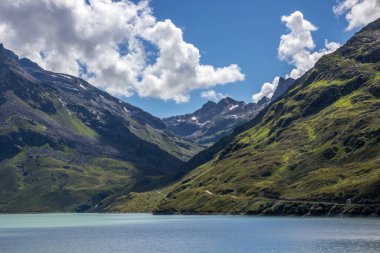 Alplerdeki Avusturya 'daki Silvretta Dağı Gölü