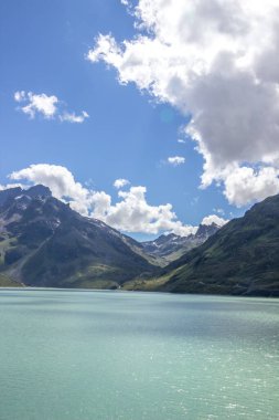 Alplerdeki Avusturya 'daki Silvretta Dağı Gölü