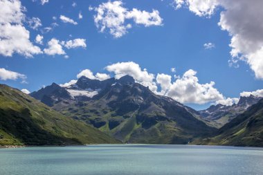 Alplerdeki Avusturya 'daki Silvretta Dağı Gölü