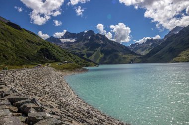 Alplerdeki Avusturya 'daki Silvretta Dağı Gölü