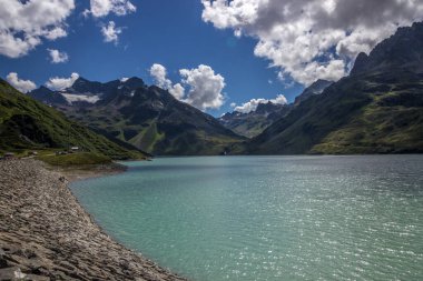 Alplerdeki Avusturya 'daki Silvretta Dağı Gölü