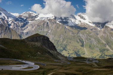 Grossglockner dağ manzaralı yol Alplerde Avusturya 'da
