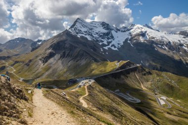 Grossglockner dağ manzaralı yol Alplerde Avusturya 'da