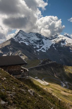 Grossglockner dağ manzaralı yol Alplerde Avusturya 'da