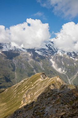 Grossglockner dağ manzaralı yol Alplerde Avusturya 'da