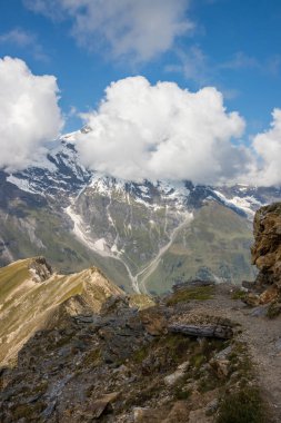 Grossglockner dağ manzaralı yol Alplerde Avusturya 'da