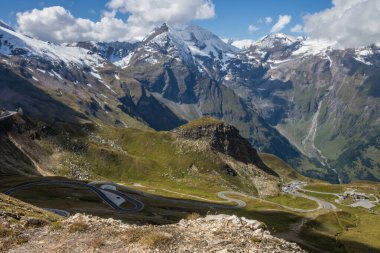 Grossglockner dağ manzaralı yol Alplerde Avusturya 'da
