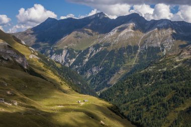 Grossglockner dağ manzaralı yol Alplerde Avusturya 'da