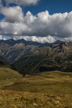 Grossglockner dağ manzaralı yol Alplerde Avusturya 'da