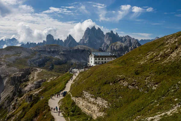Clouds Mountain Trail Tre Cime Lavaredo Dolomites Italy — Stockfoto