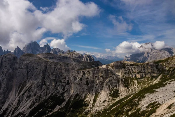 Talya Dolomitler Deki Tre Cime Lavaredo Dağlarının Tepesinde Bulutlar — Stok fotoğraf