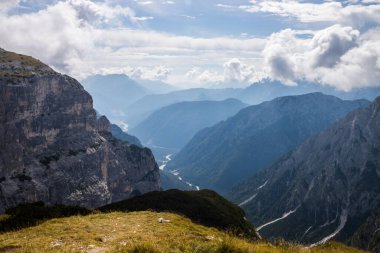 İtalya 'da Dolomitler' de Tre Cime di Lavaredo Dağı.