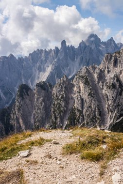 İtalya 'da Dolomitler' de Tre Cime di Lavaredo Dağı.