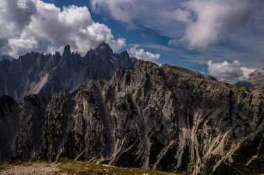 İtalya 'da Dolomitler' de Tre Cime di Lavaredo Dağı.