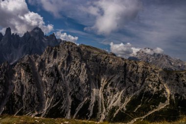 İtalya 'da Dolomitler' de Tre Cime di Lavaredo Dağı.