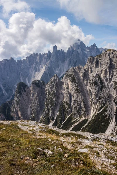 Ορειβατικό Μονοπάτι Tre Cime Lavaredo Στους Δολομίτες Της Ιταλίας — Φωτογραφία Αρχείου