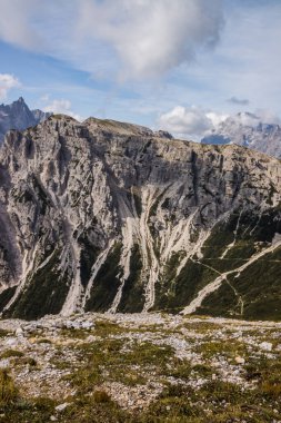 İtalya 'da Dolomitler' de Tre Cime di Lavaredo Dağı.