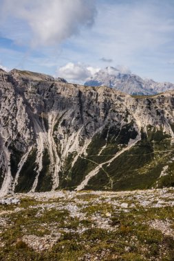 İtalya 'da Dolomitler' de Tre Cime di Lavaredo Dağı.