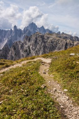 İtalya 'da Dolomitler' de Tre Cime di Lavaredo Dağı.