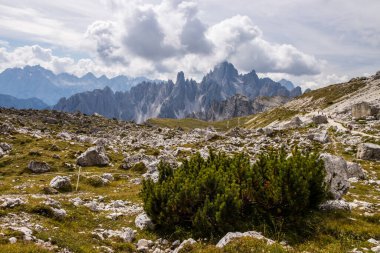 İtalya 'da Dolomitler' de Tre Cime di Lavaredo Dağı.