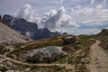 İtalya 'da Dolomitler' de Tre Cime di Lavaredo Dağı.