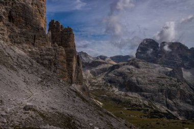 İtalya 'da Dolomitler' de Tre Cime di Lavaredo Dağı.