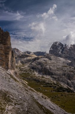 İtalya 'da Dolomitler' de Tre Cime di Lavaredo Dağı.