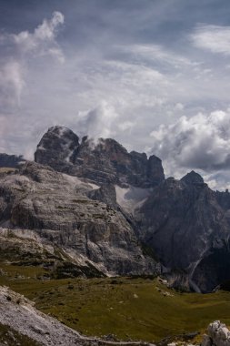 İtalya 'da Dolomitler' de Tre Cime di Lavaredo Dağı.