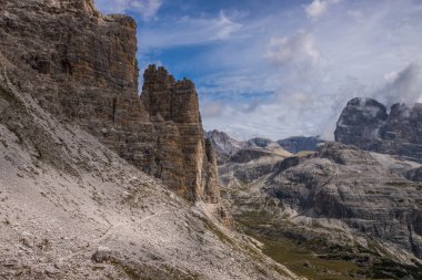 İtalya 'da Dolomitler' de Tre Cime di Lavaredo Dağı.