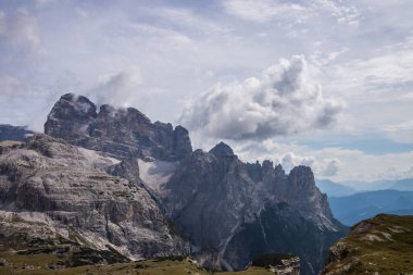 İtalya 'da Dolomitler' de Tre Cime di Lavaredo Dağı.