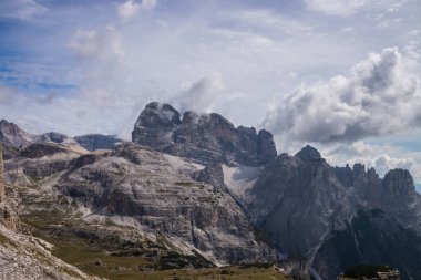 İtalya 'da Dolomitler' de Tre Cime di Lavaredo Dağı.