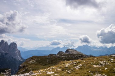 İtalya 'da Dolomitler' de Tre Cime di Lavaredo Dağı.