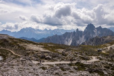 İtalya 'da Dolomitler' de Tre Cime di Lavaredo Dağı.