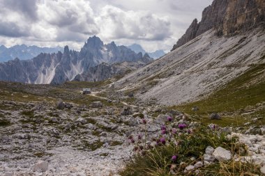 İtalya 'da Dolomitler' de Tre Cime di Lavaredo Dağı.