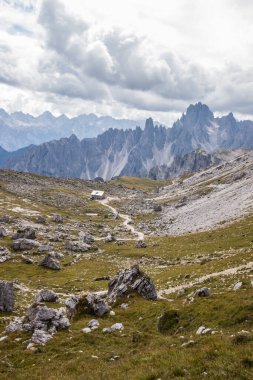 İtalya 'da Dolomitler' de Tre Cime di Lavaredo Dağı.