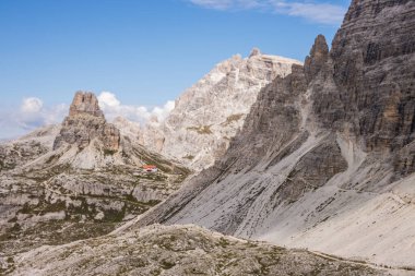 İtalya 'da Dolomitler' de Tre Cime di Lavaredo Dağı.