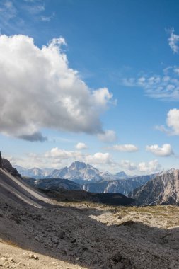 İtalya 'da Dolomitler' de Tre Cime di Lavaredo Dağı.