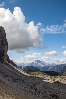 Dolomitlerdeki Dağ Yolu Tre Cime di Lavaredo