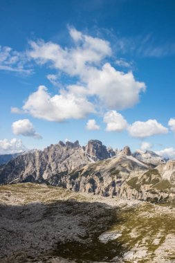 Dolomitlerdeki Dağ Yolu Tre Cime di Lavaredo