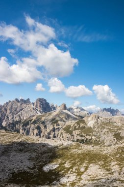 Dolomitlerdeki Dağ Yolu Tre Cime di Lavaredo