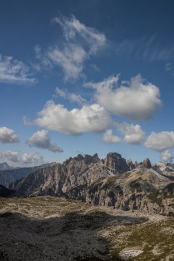 İtalya 'da Dolomitler' de Tre Cime di Lavaredo Dağı.