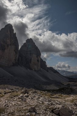 İtalya 'da Dolomitler' de Tre Cime di Lavaredo Dağı.