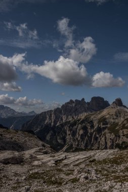 İtalya 'da Dolomitler' de Tre Cime di Lavaredo Dağı.