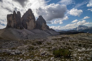 İtalya 'da Dolomitler' de Tre Cime di Lavaredo Dağı.
