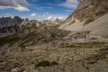 Dolomitlerdeki Dağ Yolu Tre Cime di Lavaredo
