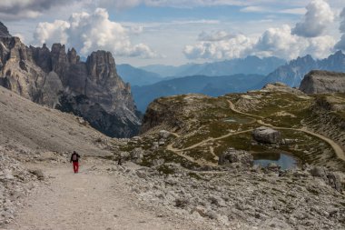 Dolomitlerdeki Dağ Yolu Tre Cime di Lavaredo