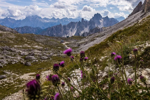 Dolomitlerdeki Dağ Yolu Tre Cime di Lavaredo