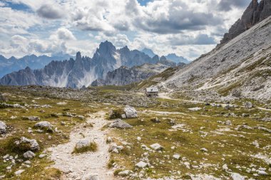 İtalya 'da Dolomitler' de Tre Cime di Lavaredo Dağı.