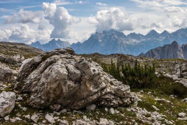 İtalya 'da Dolomitler' de Tre Cime di Lavaredo Dağı.