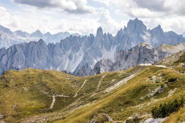 Dolomitlerdeki Dağ Yolu Tre Cime di Lavaredo